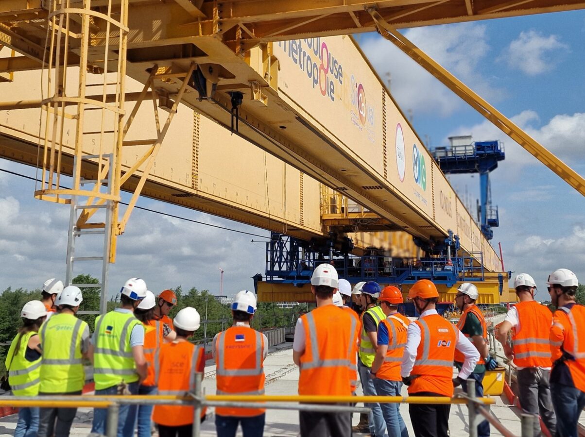 photos de la poutre de lancement lors de la visite dans la zone de travaux située entre de la RD916 et la bretelle Griffon
